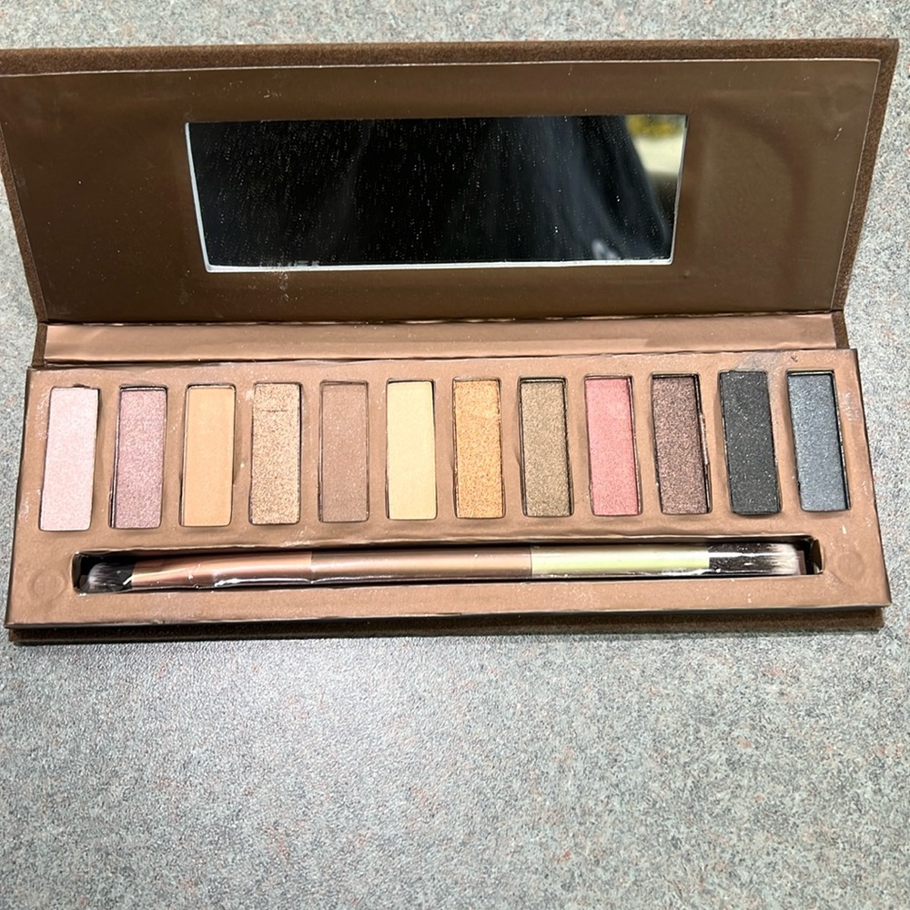Eyeshadow palette